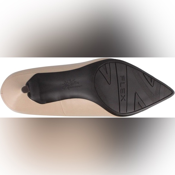 NWT Life Stride Pretty Soft Taupe Vince Pump Heel SIze 7 Wide - Picture 4 of 6